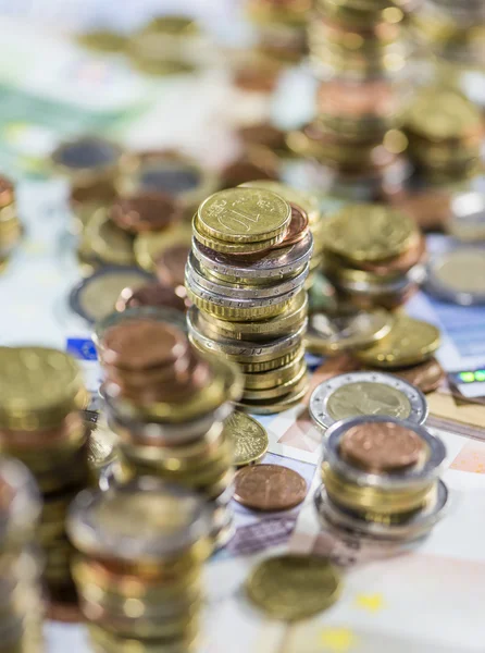 Euromunten en biljetten — Stockfoto