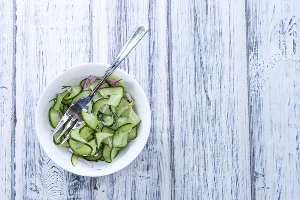 Salada de pepino com cebola e endro — Fotografia de Stock