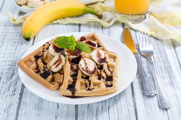 Sweet Breakfast (Waffles with Bananas)