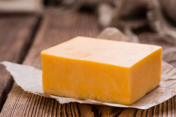 切达奶酪的部分 — 图库照片
