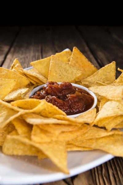 Porção de Nachos (com Salsa Dip ) — Fotografia de Stock