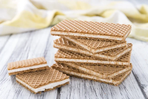 Knusprige Waffeln mit Vanillecreme — Stockfoto