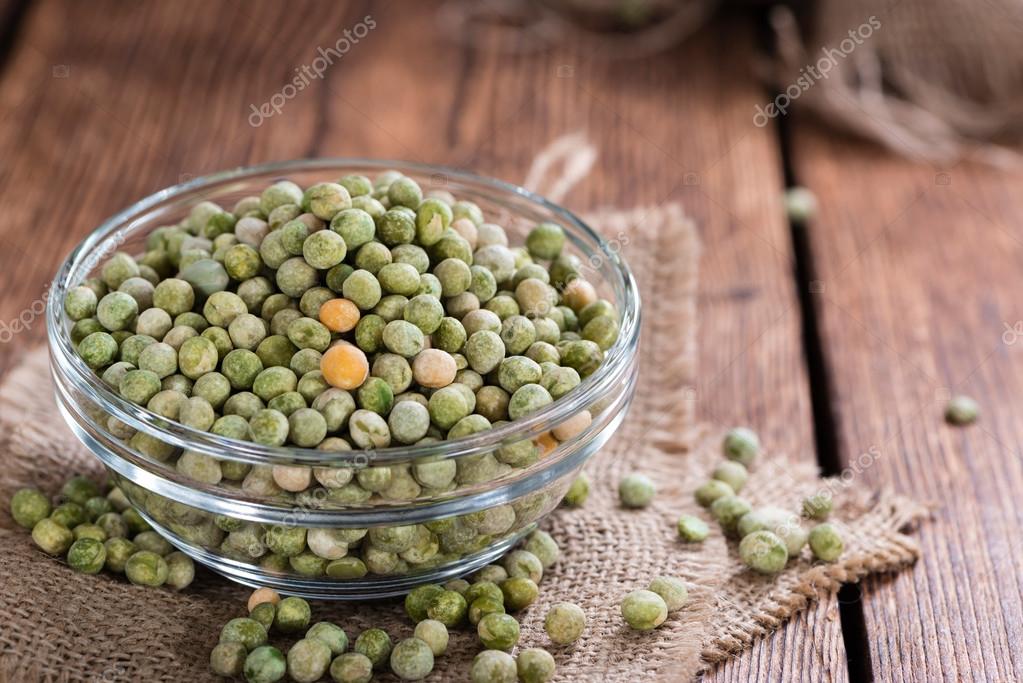 сердце с зеленым горошком. салат с куриными сердечками и фасолью. сердечко выложенное зеленым горошком. горох в форме сердечки. консервированный горошек слить воду.