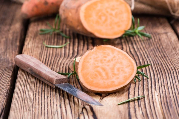 Rauwe zoete aardappel — Stockfoto