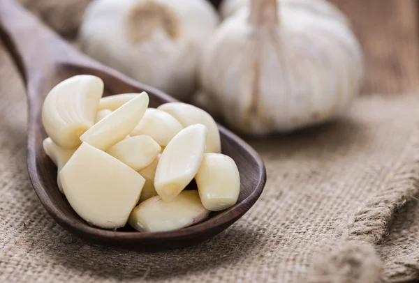 Portion of peeled Garlic — Stock Photo, Image