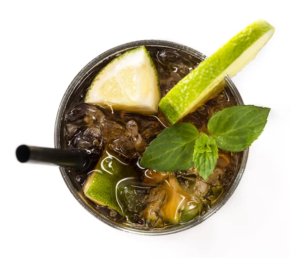 Vers gemaakte Cuba Libre longdrink — Stockfoto