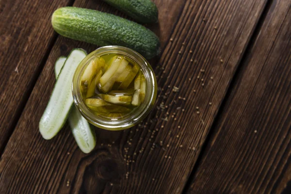 Porción de pepinos en escabeche en rodajas —  Fotos de Stock