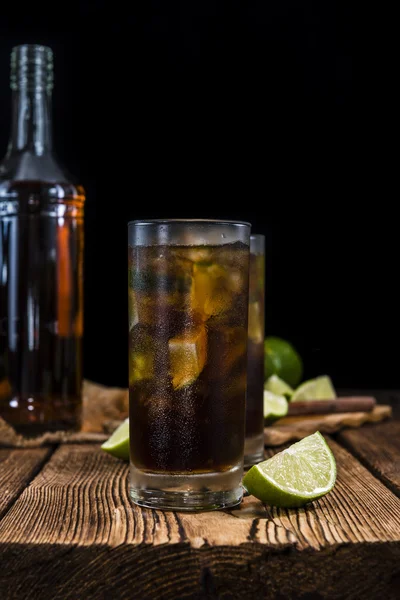 Longdrinks Cuba Libre — Stockfoto