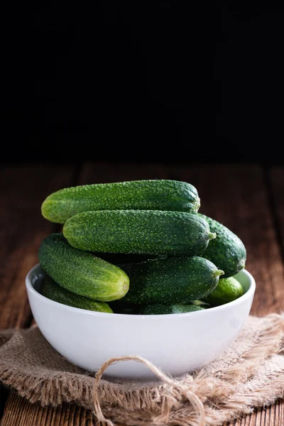 Bazı küçük yeşil salatalık — Stok fotoğraf