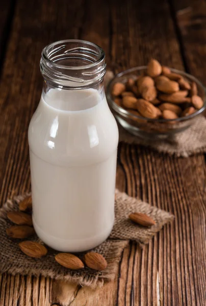 Vers gemaakte amandel melk — Stockfoto