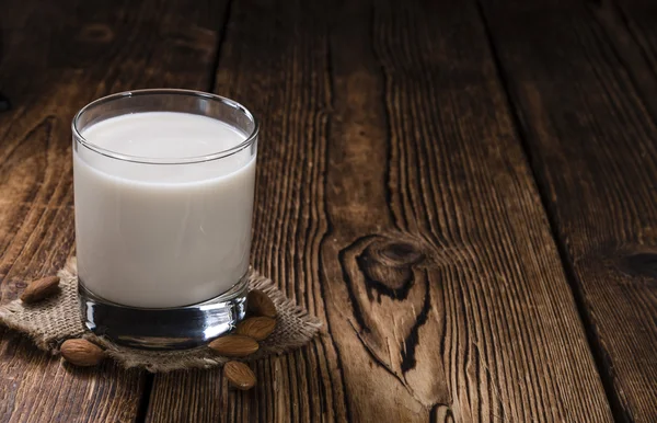 Ízletes mandula tej — Stock Fotó