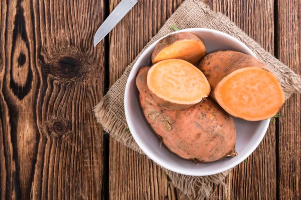 Ongekookt zoete aardappelen — Stockfoto