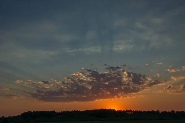 Nube Sobre Una Puesta Sol Naranja Vista Belleza Nocturna — Foto de Stock