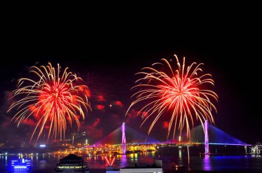 Busan Liman Köprüsü Havai fişek Festivali