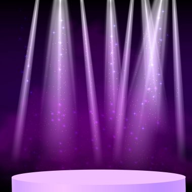 Mor spot ışıkları. Sahnenin parlak ışıklarıyla mor toz ve silindir podyum.