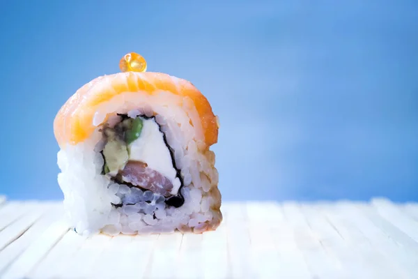 Sushi Tekercs Hagyományos Japán Étel Elszigetelt Koncepció Japán Étterem — Stock Fotó