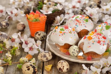 Paskalya yumurtaları yakın.