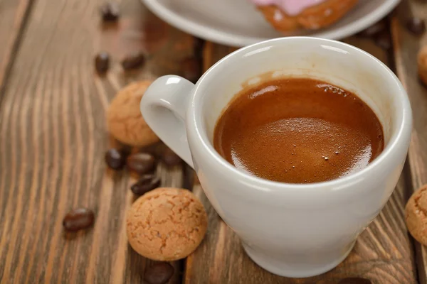 Espreso en una taza blanca — Foto de Stock