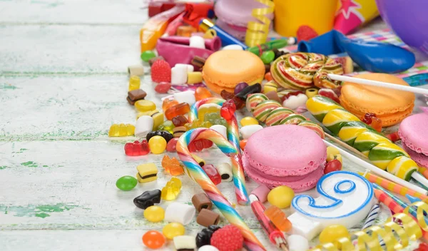 Colorful sweets and items for children's birthdays — Stock Photo, Image