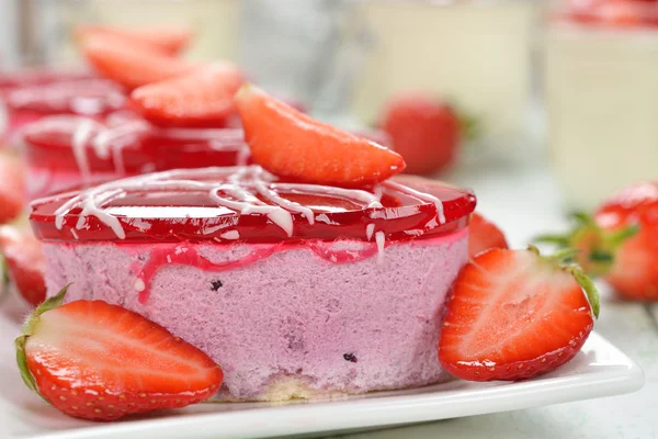 Gâteau aux fraises gros plan — Photo