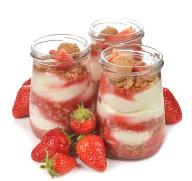 tatlı çilek ve krema ile