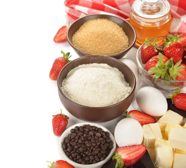 Zutaten zum Backen von Erdbeerkuchen — Stockfoto