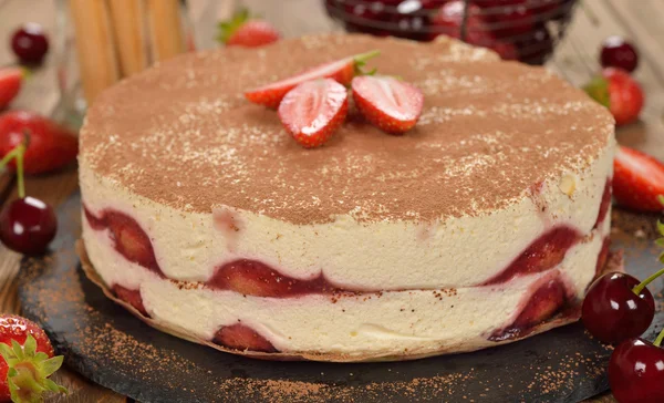 Strawberry tiramisu tårta — Stockfoto