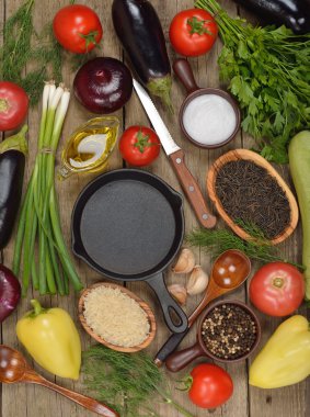 Çeşitli sebze ve pan