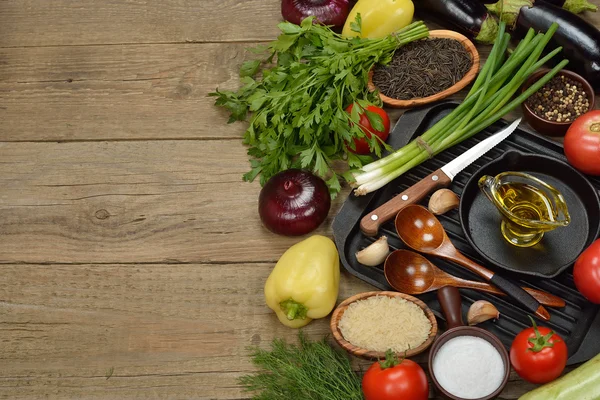 Verschiedenes Gemüse und Pfanne — Stockfoto