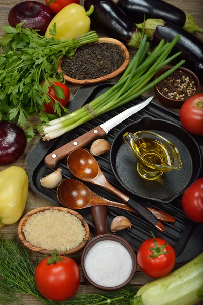 Varias verduras y sartén — Foto de Stock