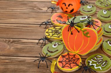 Cadılar Bayramı için çeşitli komik bisküvi