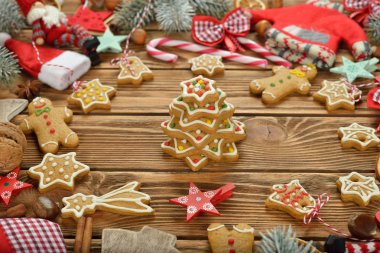 farklı yılbaşı süsleri