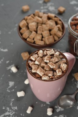 Lezzetli sıcak çikolata hatmi ile