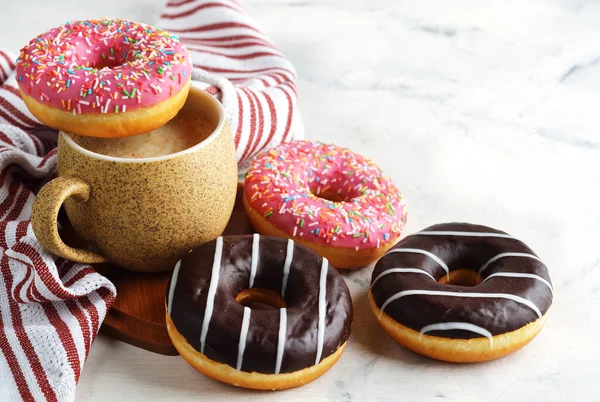 Donuts Tasse Café Sur Fond Blanc — Photo