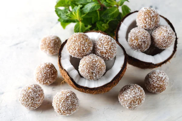 Vegan Caramelle Cocco Sfondo Bianco — Foto Stock