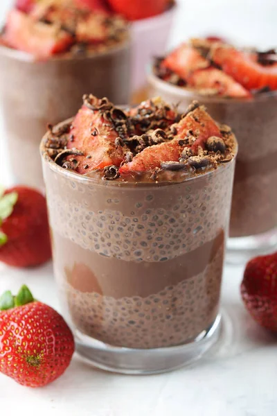 Choklad Chia Pudding Vit Bakgrund — Stockfoto