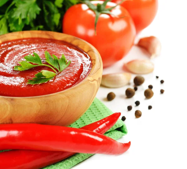 Salsa Tomate Bol Sobre Fondo Blanco — Foto de Stock