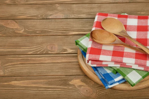 多彩多姿的餐巾和勺子 — 图库照片