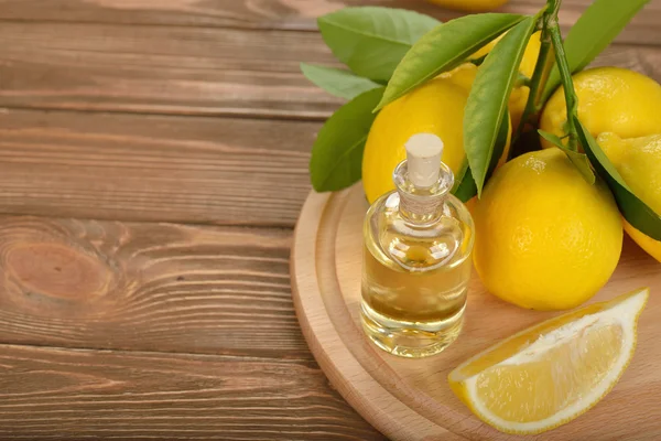Aceite esencial de limón — Foto de Stock