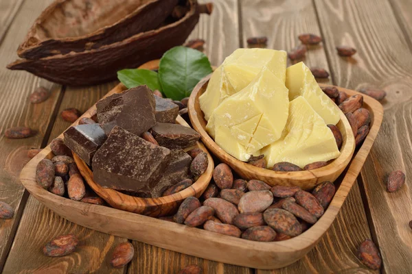 Granos de cacao, manteca de cacao y masa de cacao — Foto de Stock