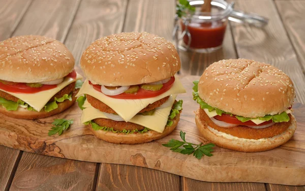 Fresh cheeseburger — Stock Photo, Image