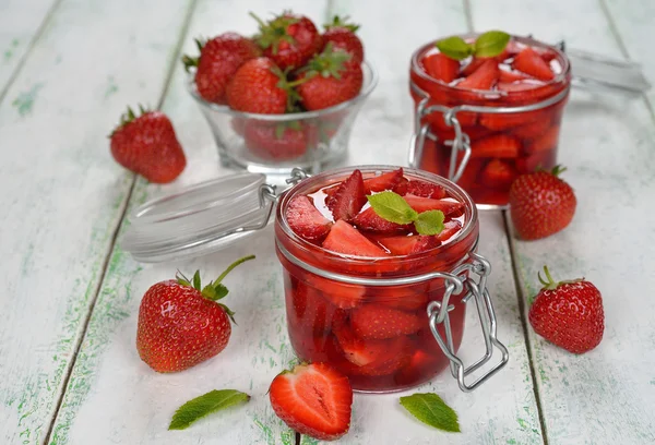 Jelly with strawberries — Stock Photo, Image