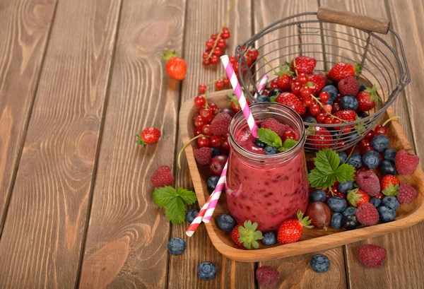 Dietary berry smoothies — Stock Photo, Image