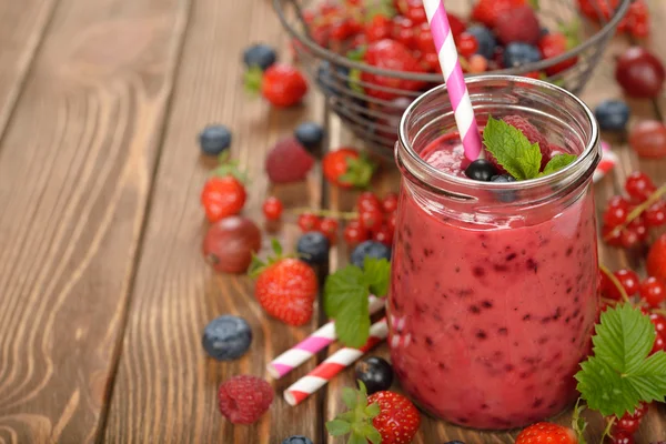 Dietary berry smoothies — Stock Photo, Image