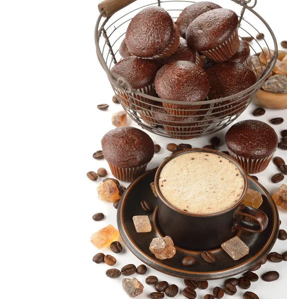 Tasse Kaffee und Schokoladenmuffins — Stockfoto