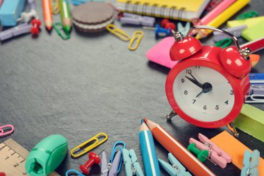 renkli okul malzemeleri