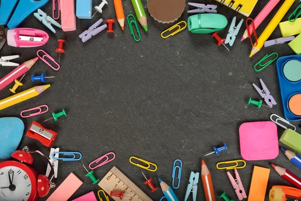 Kleurrijke schoolbenodigdheden Stockafbeelding