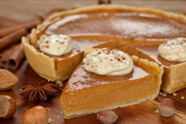 Tarta de calabaza con crema — Foto de Stock