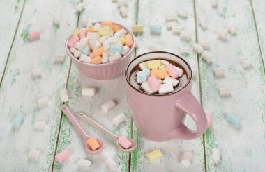 Kakao ile renkli şekerleme