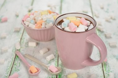 Kakao ile renkli şekerleme